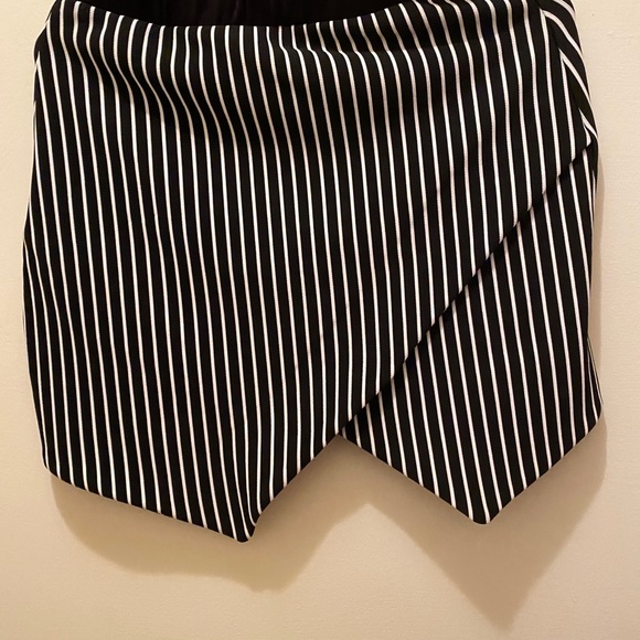 Skirt - Picture 4 of 4